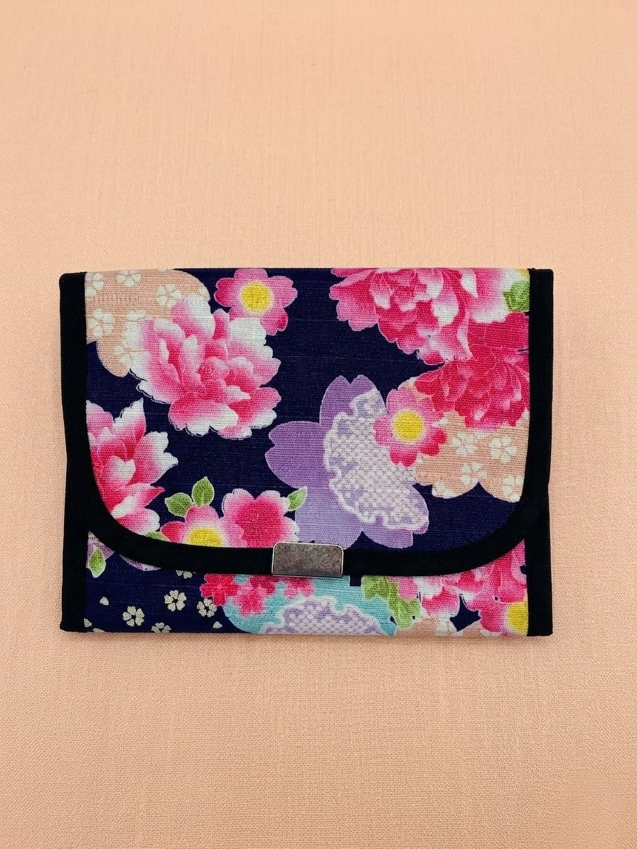Pill wallet with 3 Compartments | Kimono Design