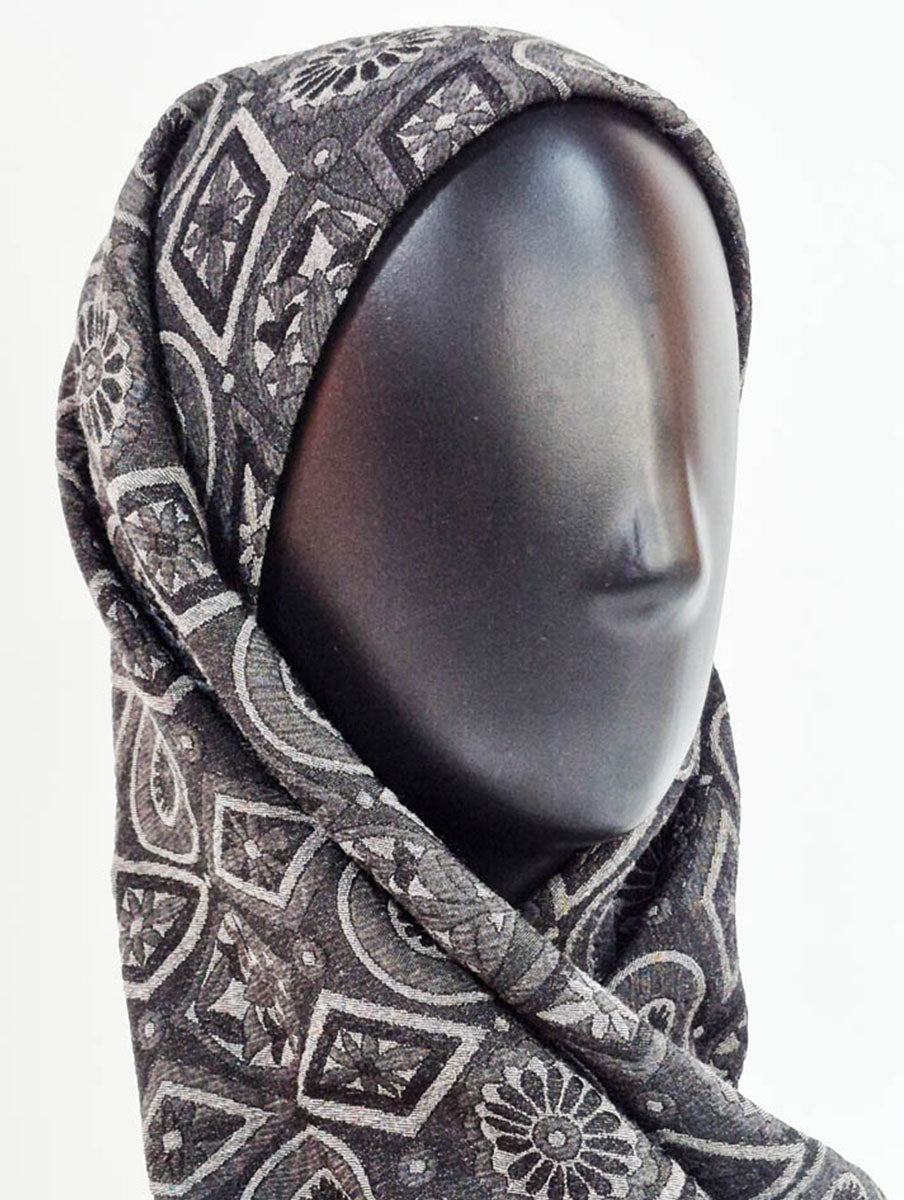 Black and White Geometric Motive Silk Kimono x Hijab