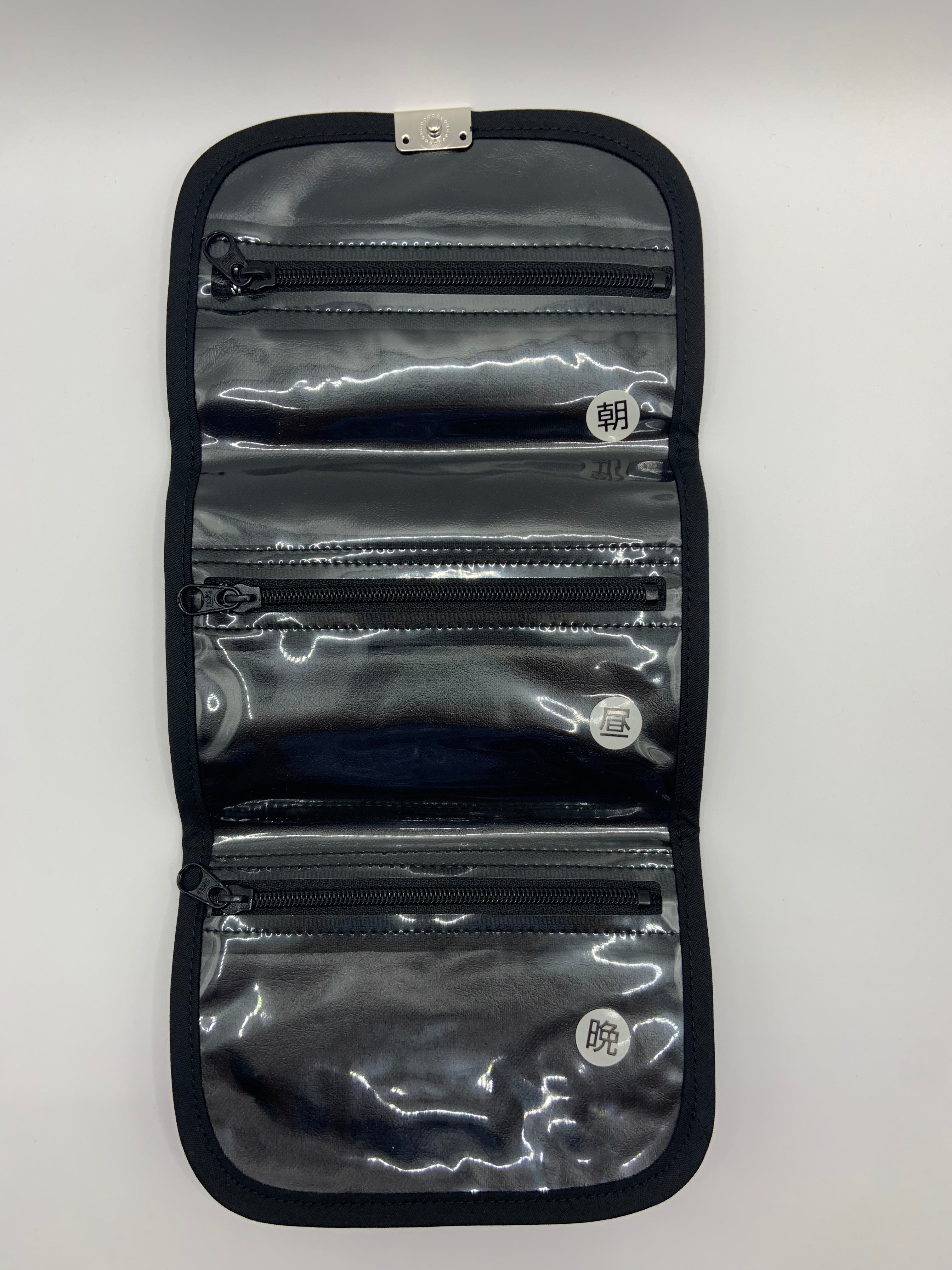 Pill wallet with 3 Compartments | Kimono Design